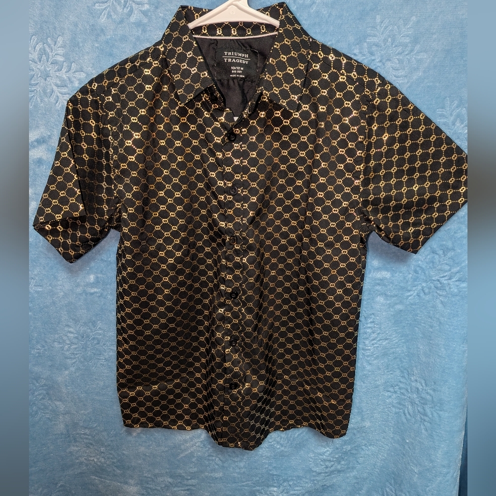 Triumph Black Short-Sleeve Button-Down Shirt with Gold Geometric Print